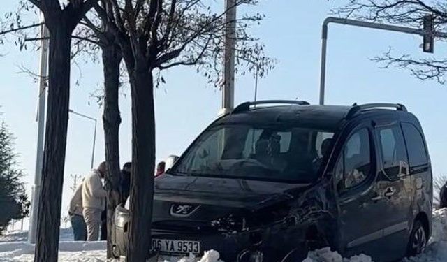 Erciş’te korkutan kaza; Yaralılar var