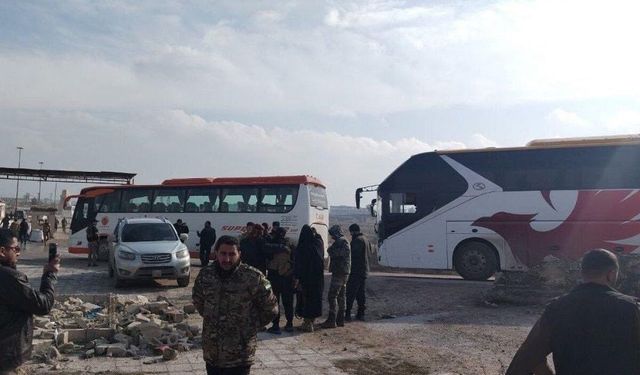 Halep’te tahliye için bekleyen otobüslerin hedef alınması gerilimi artırdı