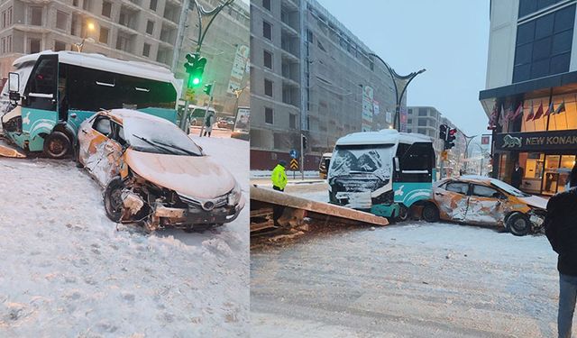 Van’da halk otobüsü ile ticari taksi çarpıştı