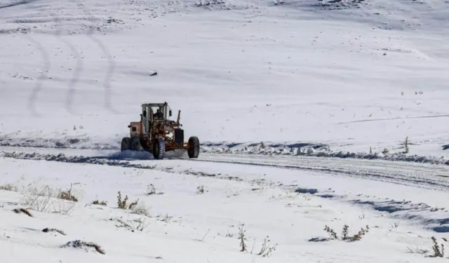 Van’da 53 yol ulaşıma kapandı
