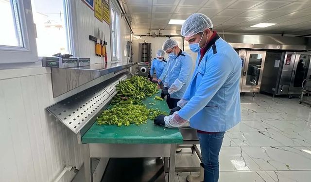 Van Erciş’te kışın sıcak yemek hizmeti