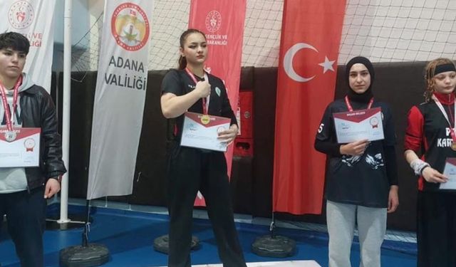Vanlı öğrenci Türkiye şampiyonasında derece yaptı! Bilek güreşinde büyük başarı