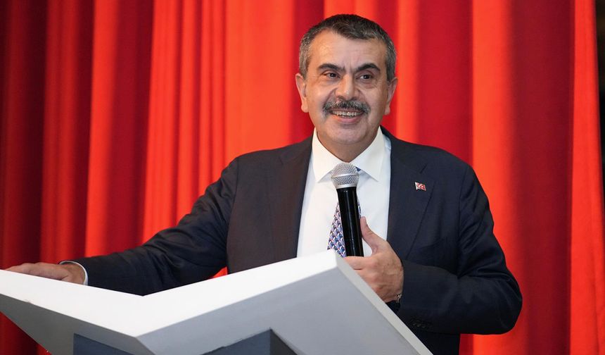 Bakan Tekin, Van'da çeşitli gösterileri izledi