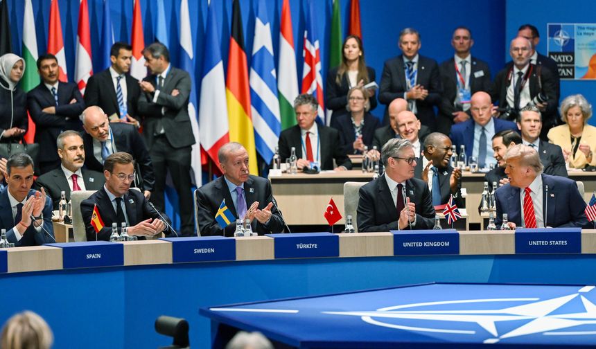 Cumhurbaşkanı Erdoğan'dan Lahey'de diplomasi trafiği