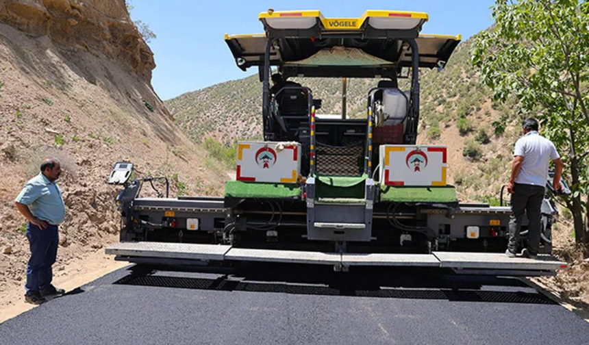 Köy yollarına 100 kilometre sıcak asfalt yapılacak