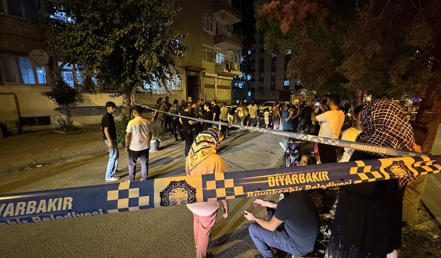 'Apartman sallandı' ihbarı vatandaşları sokağı döktü