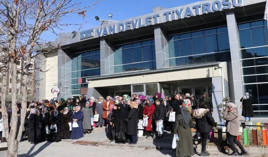 Van Devlet Tiyatrosu’na Nasıl Gidilir?