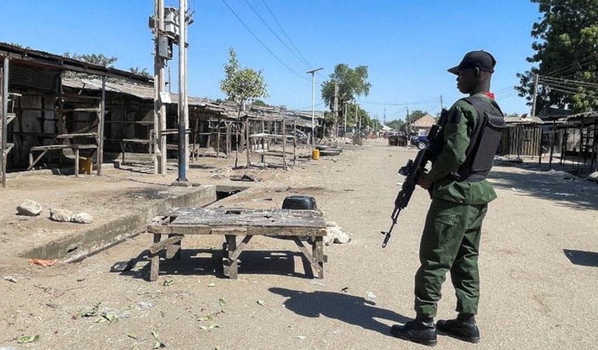 Pazara silahlı saldırı düzenlendi: 30’dan fazla ölü