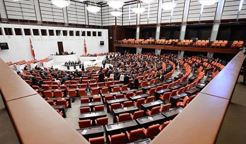 TBMM yoğun mesaisine devam ediyor: En düşük emekli maaşı ve Arap Denizi tezkeresi gündemde