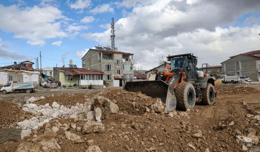 Van’da ulaşım atağı başladı