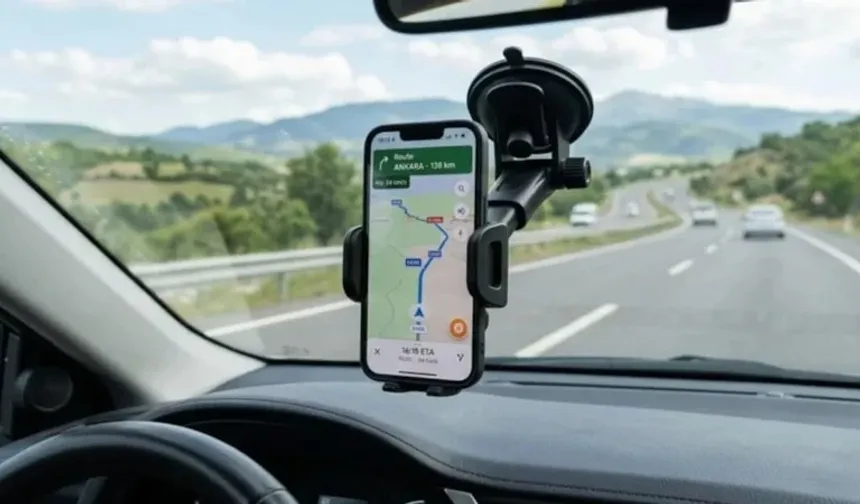 Ön cama telefon sabitlemeye yasak kapıda: Araç sahiplerine 21 bin TL ceza kesilecek