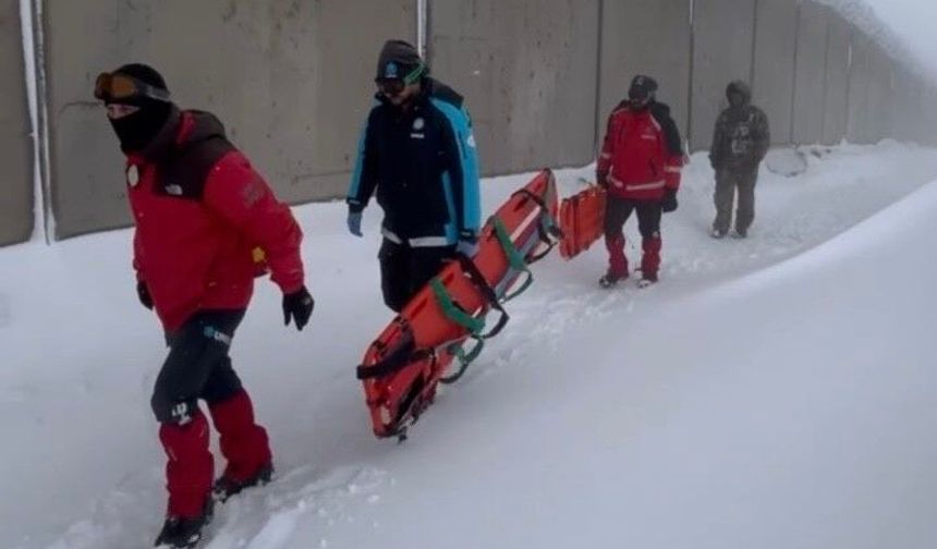 Van’da hipotermi şüphesi olan 2 göçmen kurtarıldı