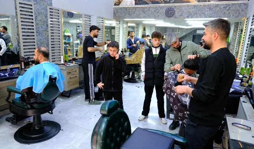 Van’da berberlerde bayram yoğunluğu