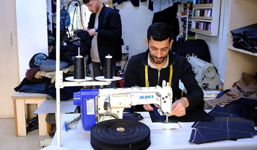 Van’da terziler dertli: Bayram yoğunluğu yok