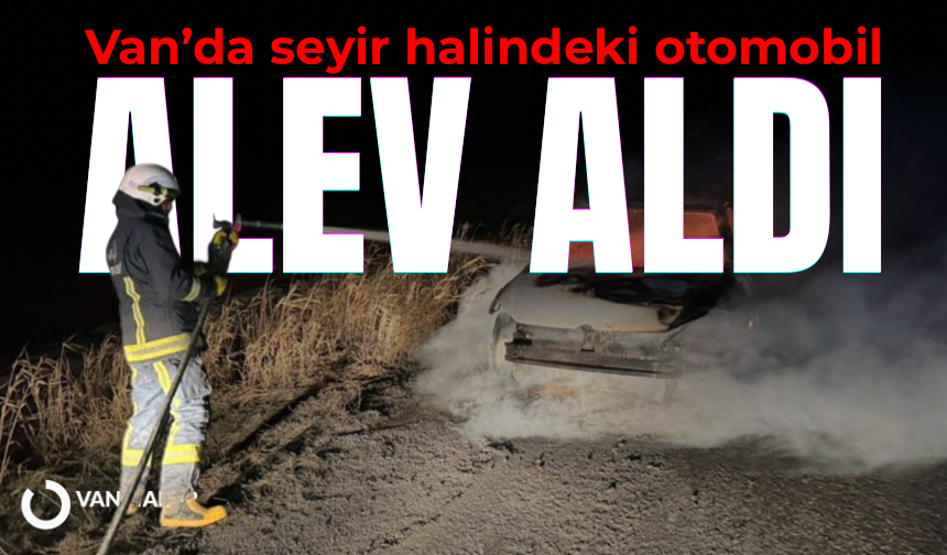 Seyir halindeki otomobil alev aldı, geriye hurda yığını kaldı