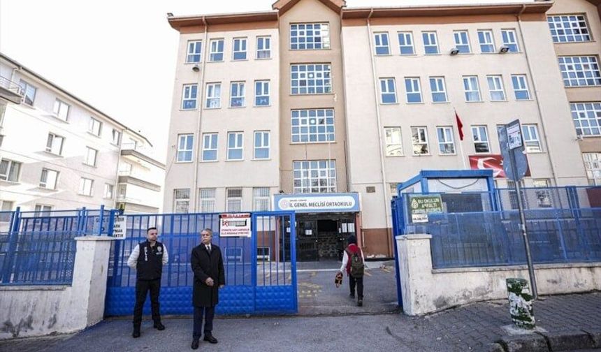 Türkiye genelinde okul önlerinde güvenlik tedbirleri artırıldı