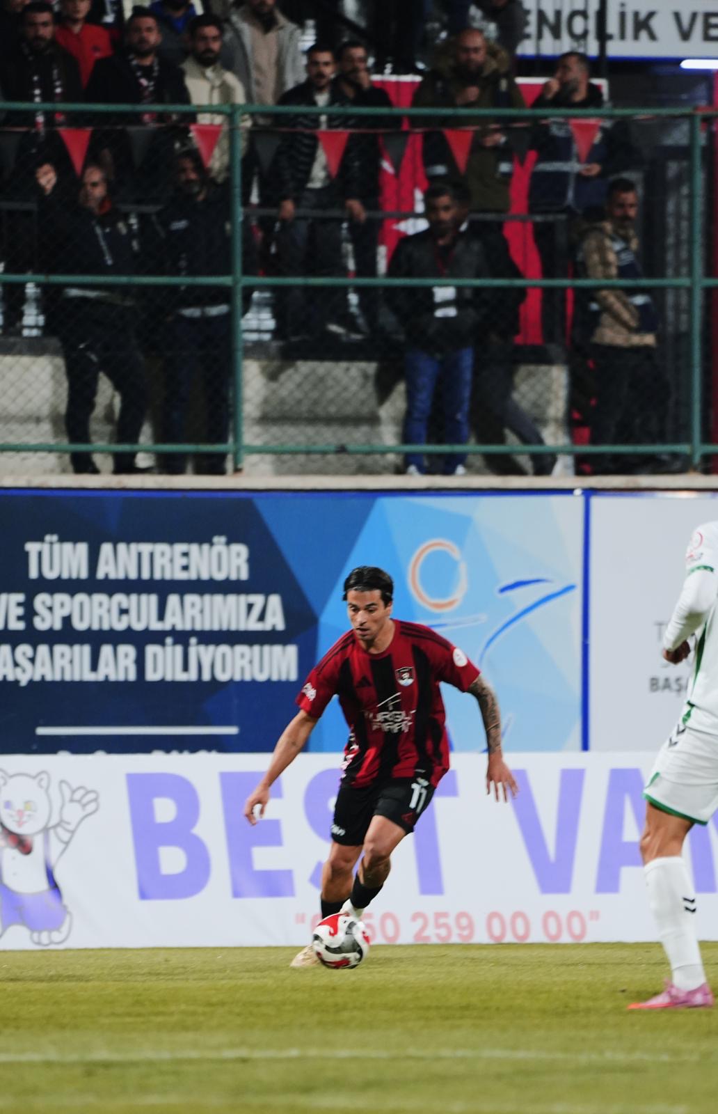 Af7Faeae 6Ee9 48Ab A3Ef 8Be92C620449