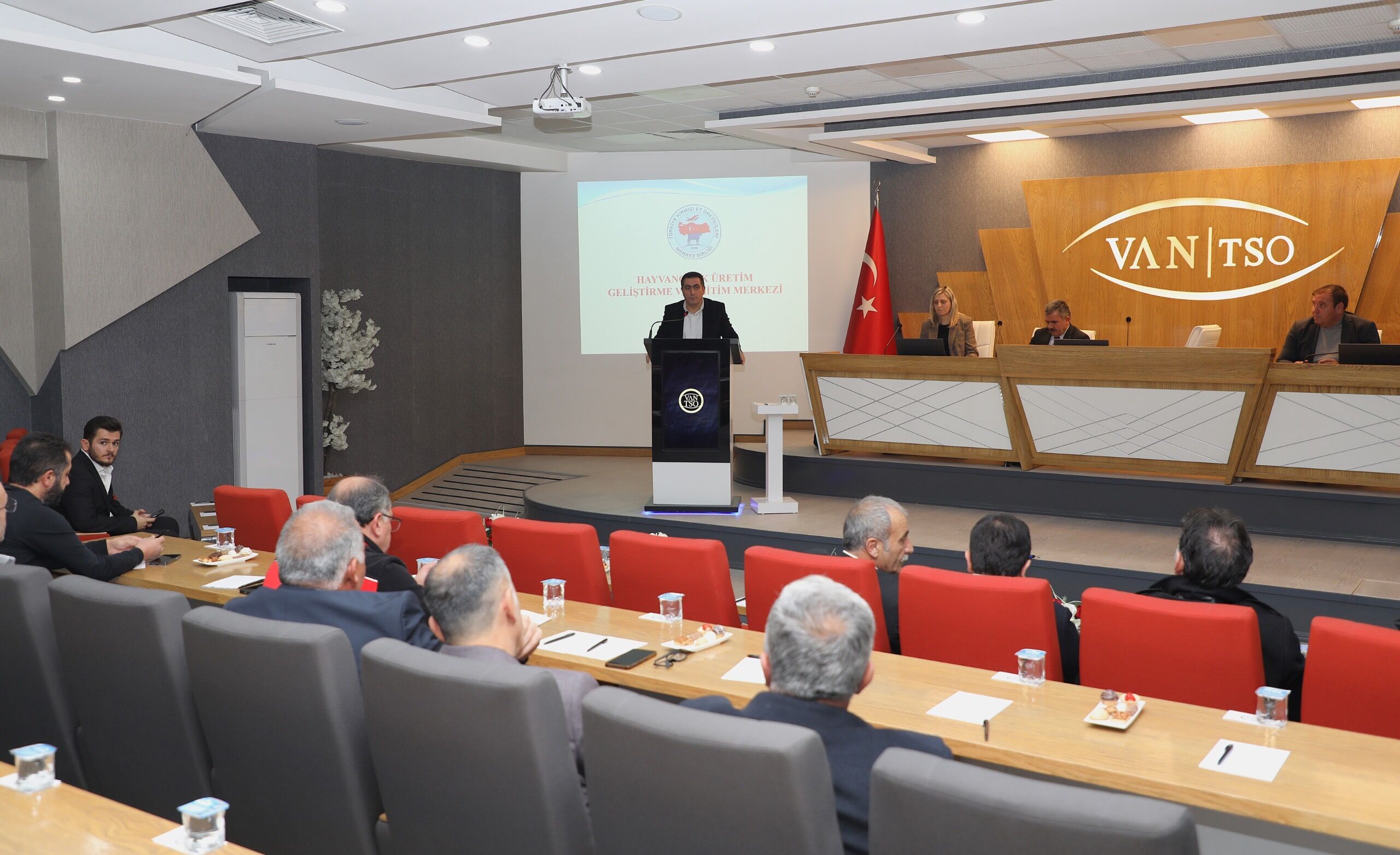 4E9419Ce 9D77 4019 9A16 1Dd76B2563De